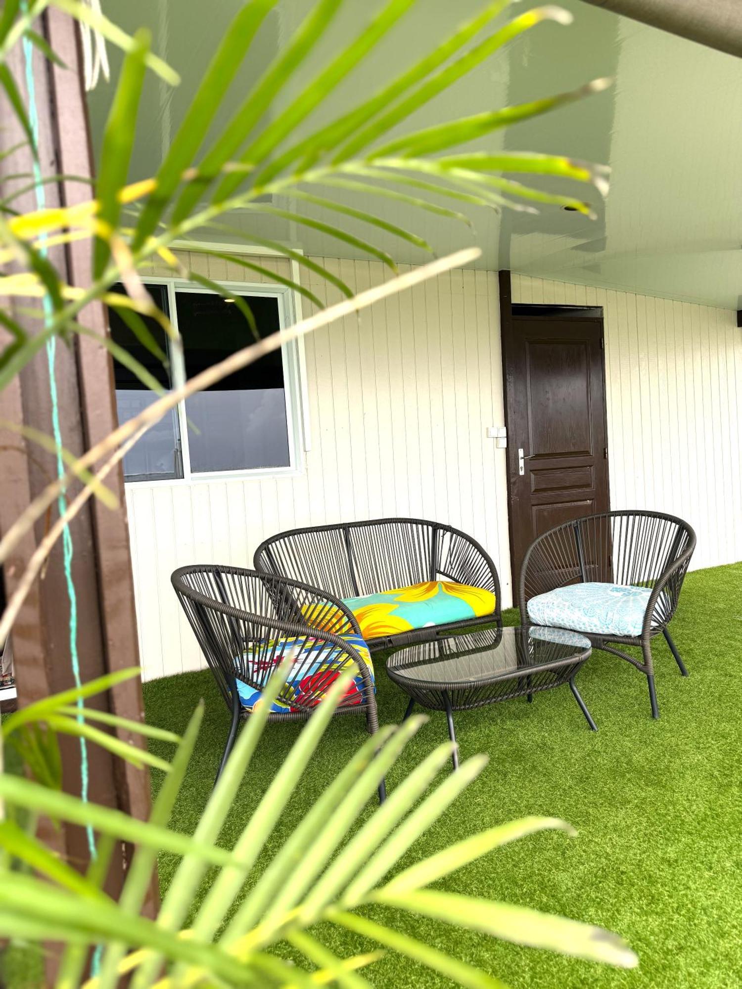 Hava'E Lodge Teahupoo Exterior photo