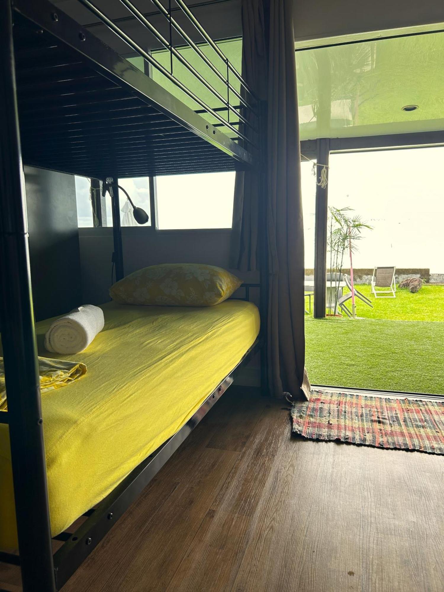 Hava'E Lodge Teahupoo Exterior photo