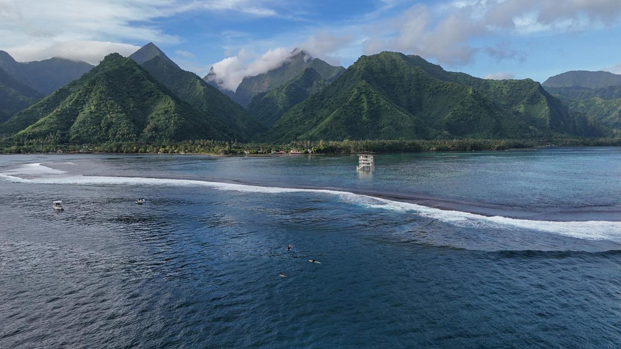 Hava'E Lodge Teahupoo Exterior photo