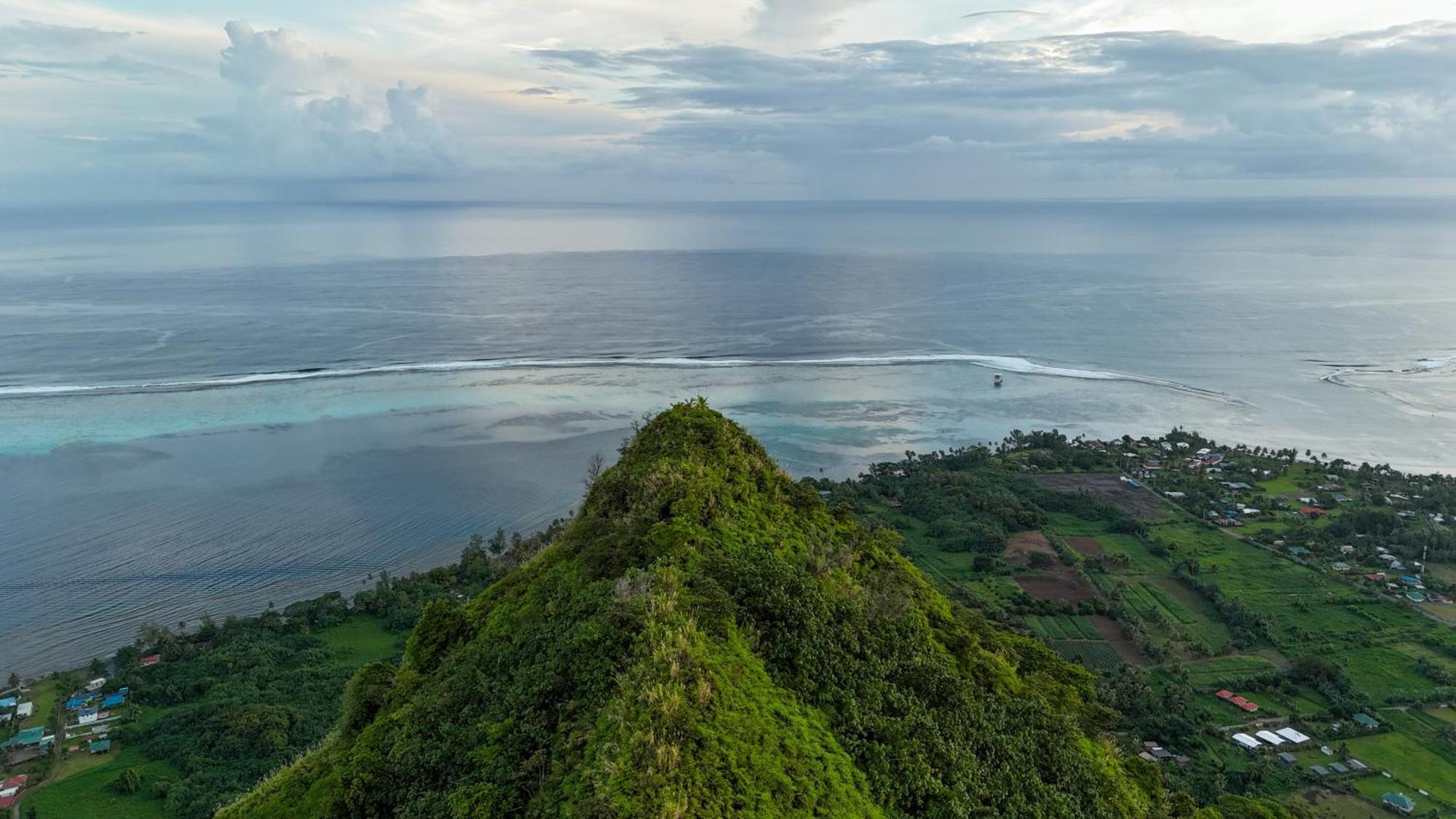 Hava'E Lodge Teahupoo Exterior photo